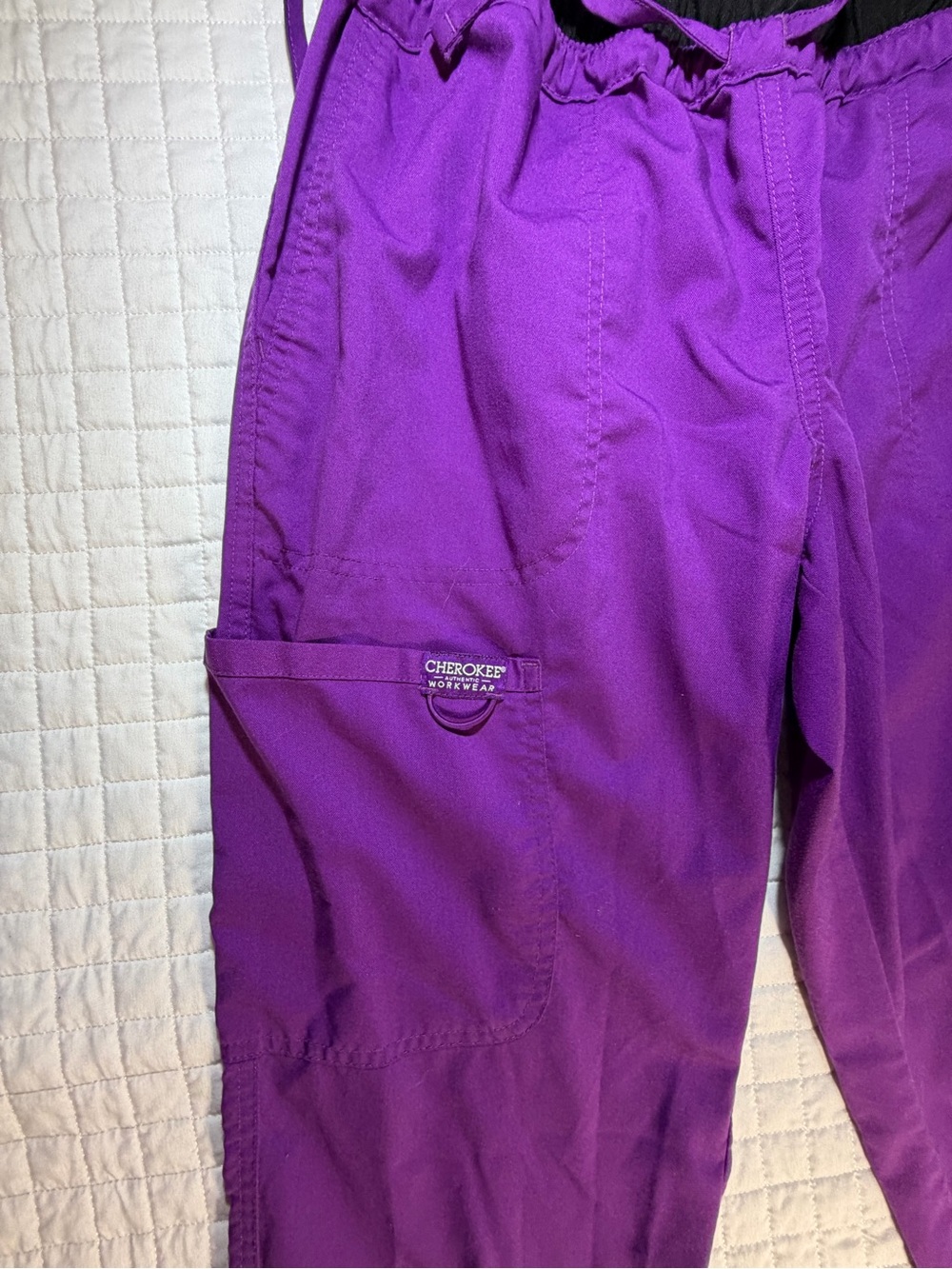 Cherokee Workwear Purple Scrub Set Women's Medium Top Medium Petite Pants Cargo - Picture 5 of 10